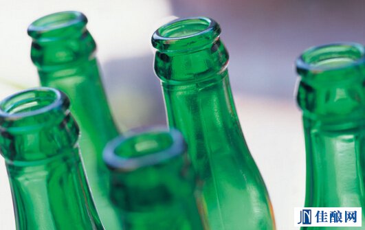 贵州安顺:空啤酒瓶不再回收