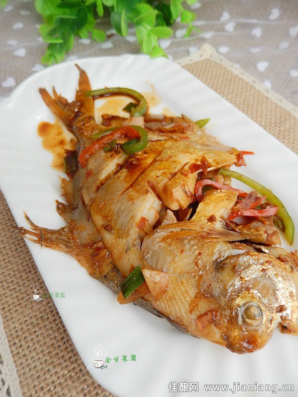 秋日鱼鲳鱼红烧餐厅满仔香港菜品小吃美食图片