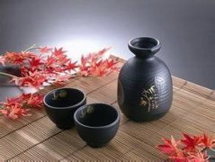 ���й����׾ƹ��ʻ��ļ����ص㷽��