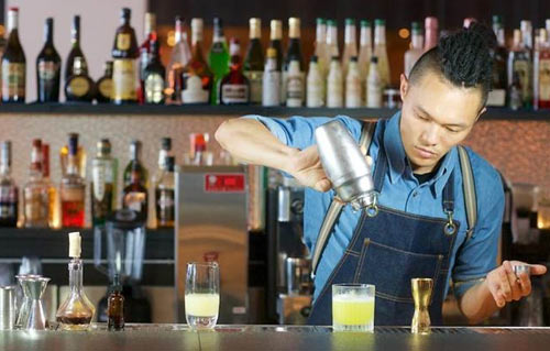 麻油调酒 詹佳恩夺下鸡尾酒世界冠军