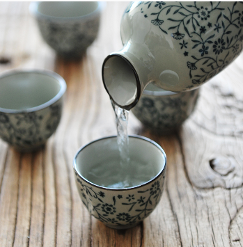 食品饮料行业:中报优秀白酒领衔 2018继续乐观