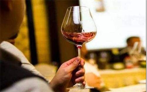 葡萄酒的最佳饮酒时段及错误喝法